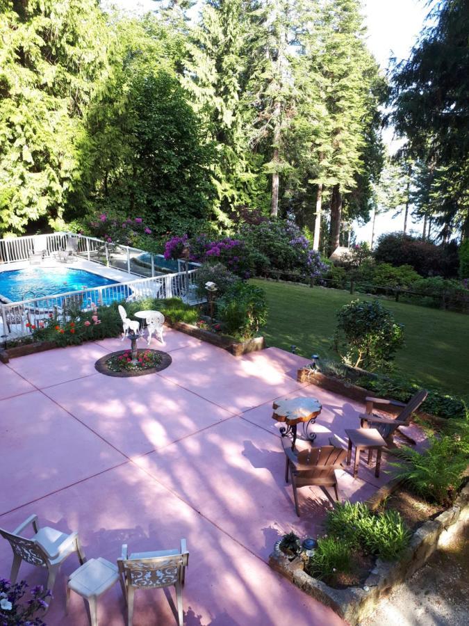 Caprice Bed and Breakfast Roberts Creek Exteriör bild