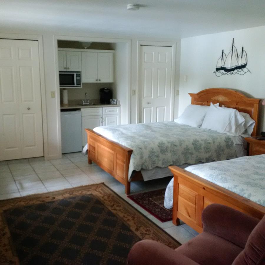 Caprice Bed and Breakfast Roberts Creek Exteriör bild