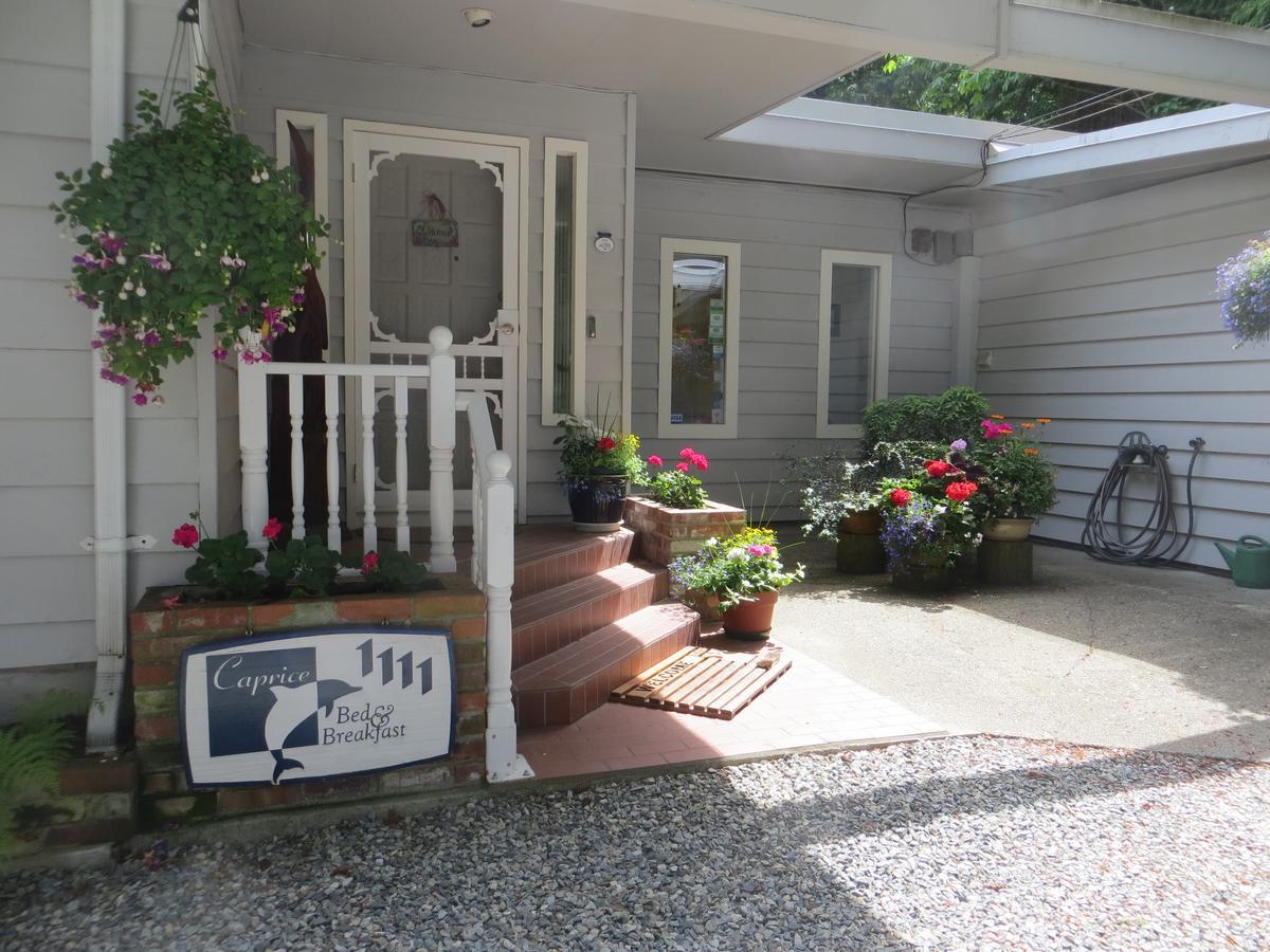 Caprice Bed and Breakfast Roberts Creek Exteriör bild